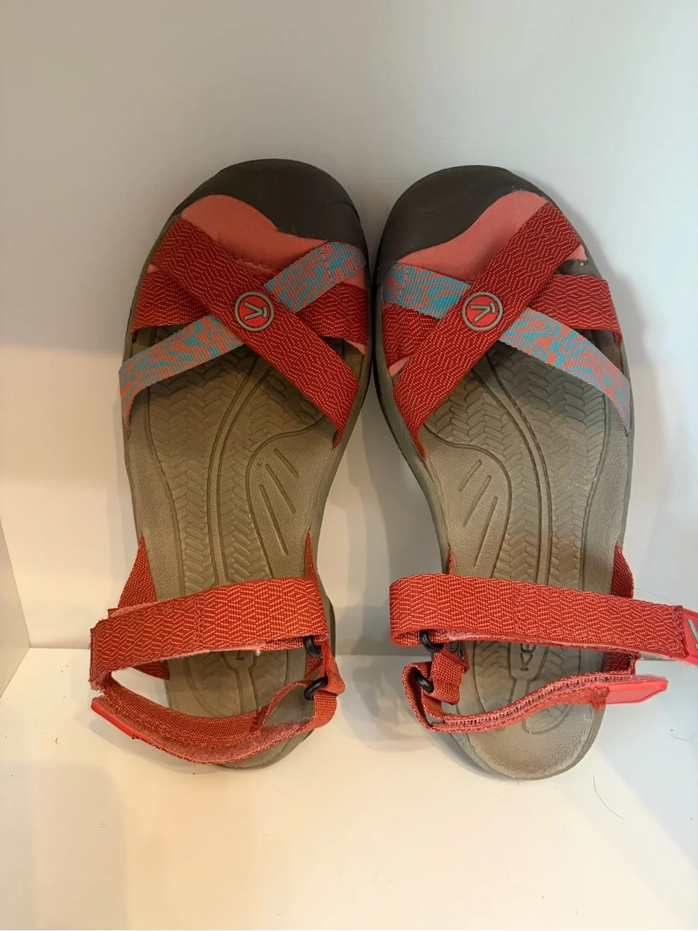 KEEN Women's Bali Strap Sandal in Summer Fig and Crabapple Colorway Size 6